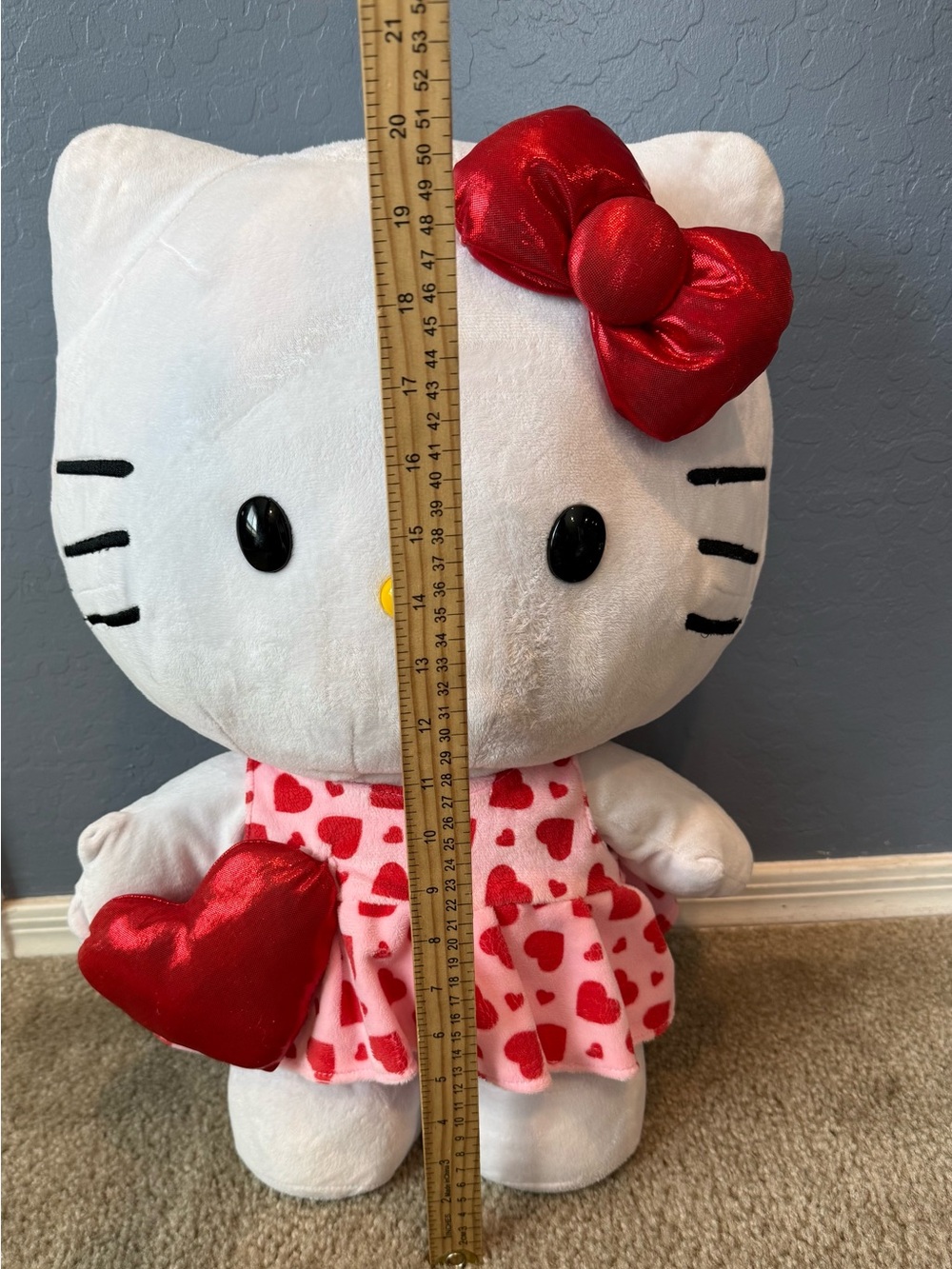 Hello Kitty Valentine 19 inch Plush - Picture 2 of 8